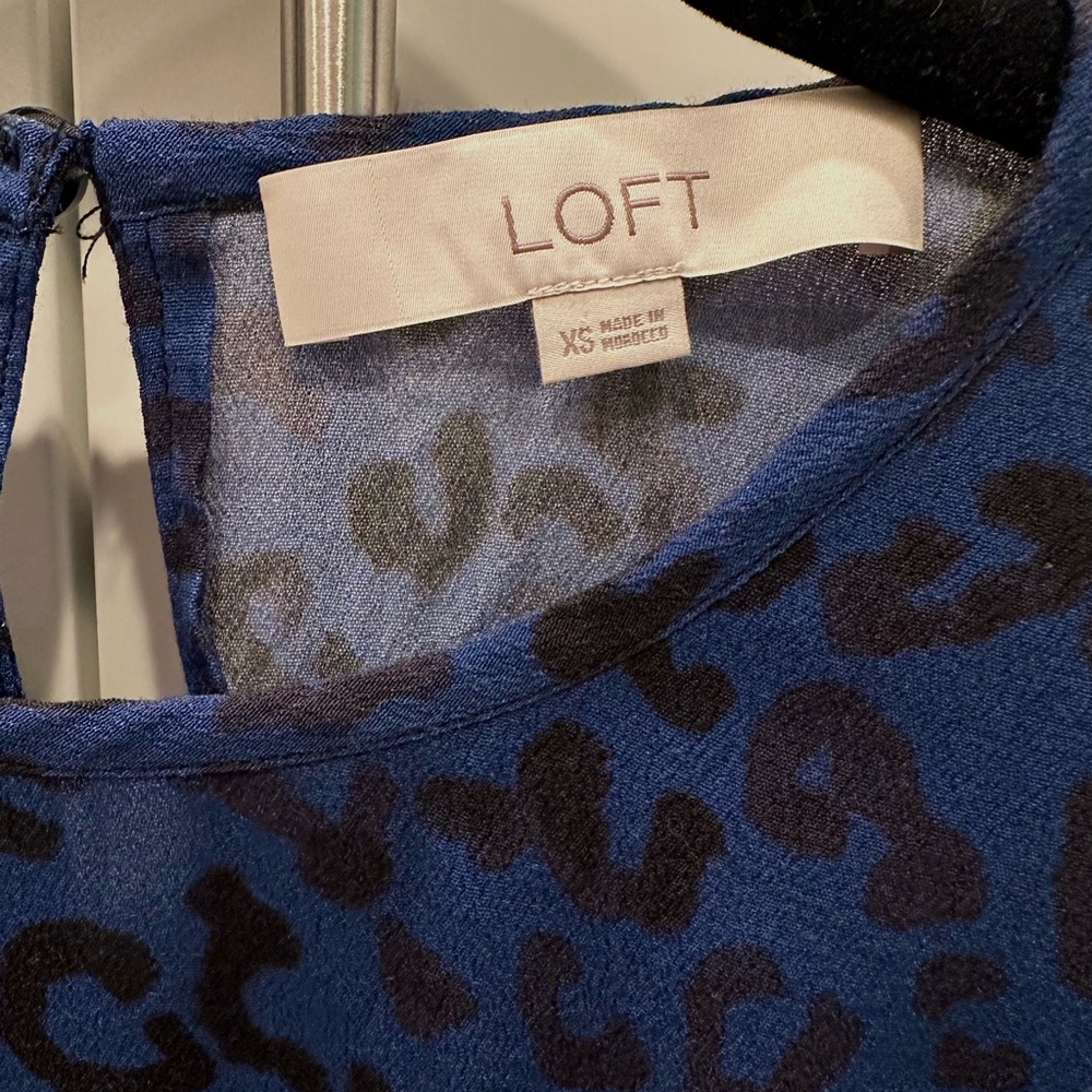 XS Ann Taylor LOFT Leopard Print Puff Short Sleeve Top - NWT Animal Print Blouse - Picture 3 of 11